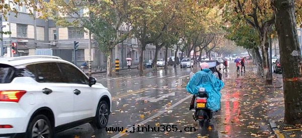 Temperature drop and rain，Can you handle the wet and cold winter in the south?